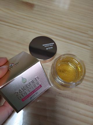 아이앤립 / EYENLIP 아이앤립 24K 골드 N 펩타이드 앰플 크림 — 5점을 준 리뷰어가 2021년 3월 올린 사용 사진