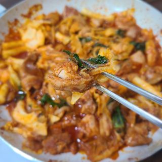 (주)마니커 마니커 춘천식 닭갈비 [냉동 500g] — 5점을 준 리뷰어가 2022년 11월 올린 사용 사진