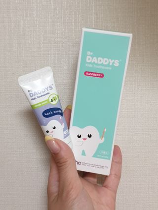 닥터데디스 안심저불소 키즈치약 (라즈베리, 청포도향 중 택 1) 60g +  여행용 미니 치약 15g — 5점을 준 리뷰어가 2022년 7월 올린 사용 사진