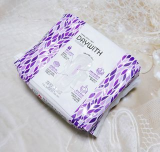 나무드 [데이위드] 국내생산 생리대 가벼운 초 슬림핏 프레쉬 씬 순면커버 생리대 10개입X1팩 — 5점을 준 리뷰어가 2021년 10월 올린 사용 사진