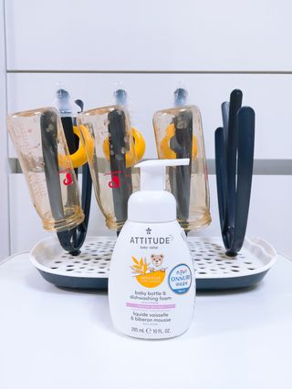 에티튜드 천연 젖병세정제 무향 아토베이비 폼타입 (295ml) 천연 친환경 비건 — 4점을 준 리뷰어가 2022년 8월 올린 사용 사진