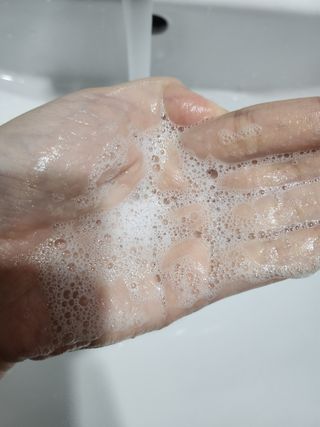 프리마인 메이크업과 들뜨는 각질까지 한방에 깐달걀로! 순하기까지한 셀베이스 그린티클렌저(200ml) — 4.5점을 준 리뷰어가 2023년 1월 올린 사용 사진