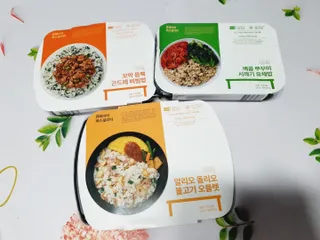 직탁 식단관리 3종 도시락(꼬막 듬뿍 곤드레비빔밥, 알리오올리오 불고기오믈렛, 매콤쭈꾸미 시래기유채밥) — 3.5점을 준 리뷰어가 2022년 7월 올린 사용 사진