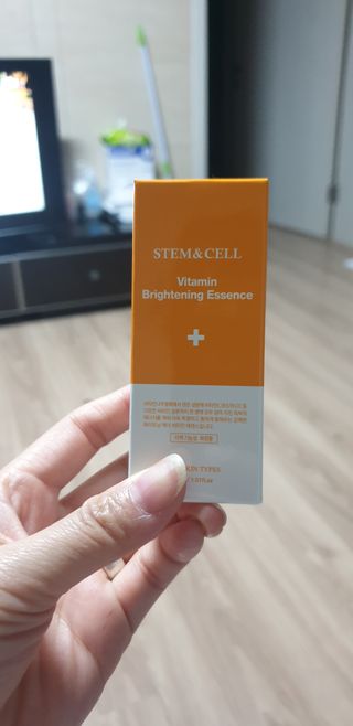 체르엠 스템앤셀 비타민 브라이트닝 에센스 30ml 1개 — 5점을 준 리뷰어가 2021년 9월 올린 사용 사진