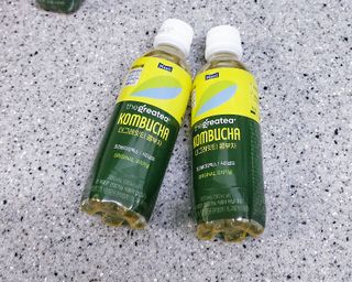더그레잇티 콤부차 300ml *12개입 (오리지널 6개+베리리치 6개) — 5점을 준 리뷰어가 2022년 7월 올린 사용 사진