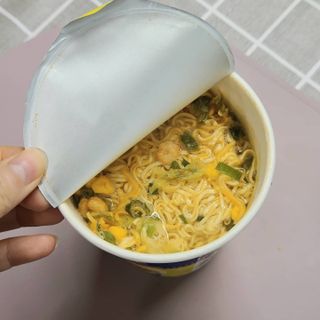 NISSIN 닛신 컵누들  4종 - 씨푸드오리지날, 씨푸드 스파이시, 씨푸드 커리, 씨푸드 XO소스 — 5점을 준 리뷰어가 2021년 12월 올린 사용 사진