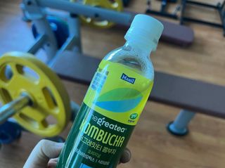 더그레잇티 콤부차 [매일유업] 더그레잇티 44kcal 콤부차 300ml *12개입 (오리지널 6개+베리리치 6개) — 4.5점을 준 리뷰어가 2023년 7월 올린 사용 사진