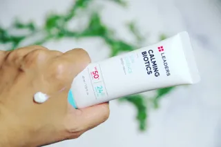 리더스코스메틱 리더스 카밍 바이오틱스 선 에센스 SPF 50+ PA++++ — 4.5점을 준 리뷰어가 2022년 5월 올린 사용 사진