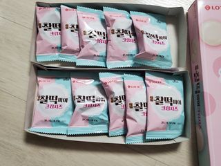 롯데제과 찰떡파이 크림치즈 — 4점을 준 리뷰어가 2021년 6월 올린 사용 사진