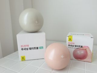 트라택 쿠셔닝 웨이트볼 0.5kg + 1kg SET — 5점을 준 리뷰어가 2022년 5월 올린 사용 사진