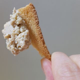 [유픽]간편하게 즐기는 고단백 상온보관 후무스 2종, 총 4개 토마토맛/타히니맛[올리브맛 제외] — 5점을 준 리뷰어가 2021년 3월 올린 사용 사진