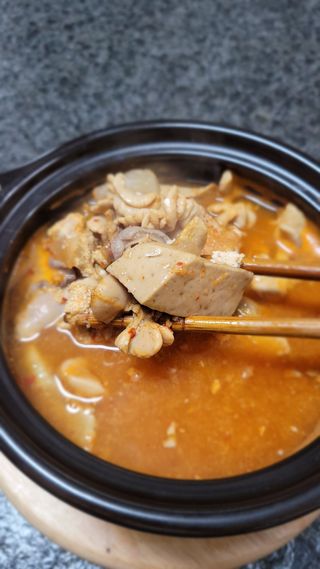 소담스퀘어 상암 궁중해물탕조씨집 백년가게 조씨집 팔뚝탕1인분550g — 4.5점을 준 리뷰어가 2022년 12월 올린 사용 사진