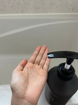 르핸스 퍼포밍 5 샴푸 비반트 포렛/베티버 포그 — 5점을 준 리뷰어가 2023년 2월 올린 사용 사진