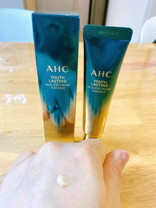 [NEW 탄력유턴 아이크림] AHC 유스 래스팅 리얼 아이크림 포 페이스 — 5점을 준 리뷰어가 2021년 3월 올린 사용 사진