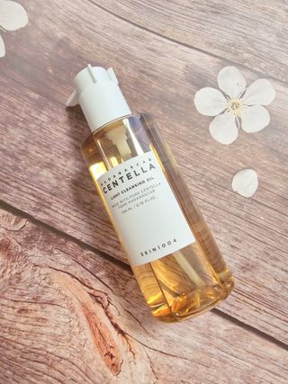 스킨1004 [SKIN1004] 마다가스카르 센텔라 라이트 클렌징 오일 200ml — 5점을 준 리뷰어가 2024년 7월 올린 사용 사진