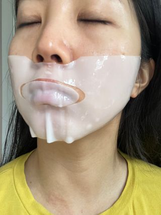 [올리브영] 웰더마 프리미엄 사파이어 콜라겐 임팩트 피팅 마스크 4매 — 5점을 준 리뷰어가 2025년 7월 올린 사용 사진