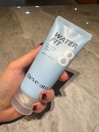 나우 [리브엠]피부 속부터 겹겹이, 촘촘하게! 워터핏8중 수분착붙 크림 — 5점을 준 리뷰어가 2025년 5월 올린 사용 사진