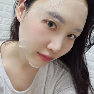 코드네이처 비아미 시카 더블 앰플 과 마스크[5장] — 5점을 준 리뷰어가 2021년 6월 올린 사용 사진