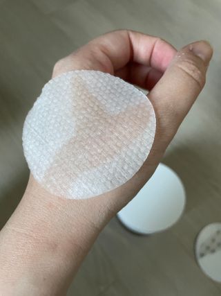 산다화 비타민씨 화이트닝 토너 패드 — 5점을 준 리뷰어가 2023년 11월 올린 사용 사진