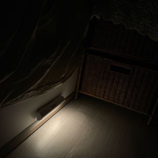 아카라 어두울 때만 켜지는 스마트 무선 센서등 — 5점을 준 리뷰어가 2021년 11월 올린 사용 사진