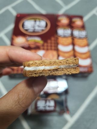 롯데제과 롯샌 카페크런치 — 5점을 준 리뷰어가 2021년 10월 올린 사용 사진