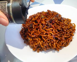 우주쿡 천연조미료 고메 프리미엄 시즈닝 6종 택1 청양고추+ /대파 /깻잎 /마늘 /생강 /표고버섯 — 4.5점을 준 리뷰어가 2021년 9월 올린 사용 사진