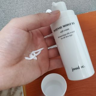 주닥 미백+모공+보습+탄력을 한번에 해결. 올인원 앰플+크림 세트 — 5점을 준 리뷰어가 2022년 2월 올린 사용 사진