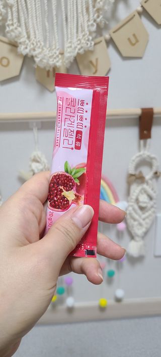 헬스업_쁘띠쁘띠석류콜라겐젤리_20g x 14포 — 5점을 준 리뷰어가 2021년 2월 올린 사용 사진