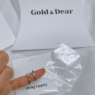 [골드앤디어] 지금 가장 핫한 신상, 빠르게 만나보세요 | 14K 사각 큐빅 라운드 원터치_3color 중 택 1 | — 4점을 준 리뷰어가 2021년 5월 올린 사용 사진
