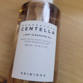 스킨1004 [SKIN1004] 마다가스카르 센텔라 라이트 클렌징 오일 200ml — 5점을 준 리뷰어가 2024년 7월 올린 사용 사진