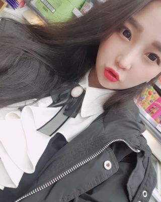 툴앤썸 로즈골드 에디션 아이 메이크업 브러쉬 4종+툴앤썸 어썸 블랙 멜로우 블렌딩 스펀지 — 5점을 준 리뷰어가 2021년 2월 올린 사용 사진