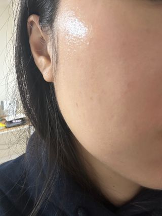 [스킨1004] 마다가스카르 센텔라 히알루-시카 워터핏 선세럼 50ml — 5점을 준 리뷰어가 2024년 5월 올린 사용 사진