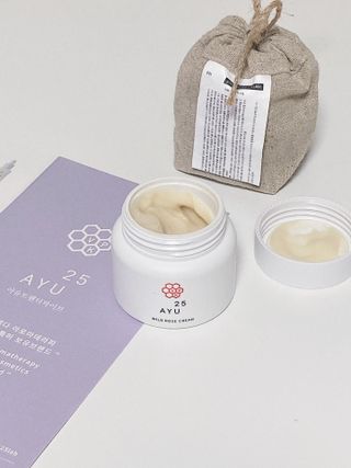 AYU25[아유트웬티파이브]다마스크로즈워터 베이스 천연 수분 촉촉 크림 — 5점을 준 리뷰어가 2021년 3월 올린 사용 사진