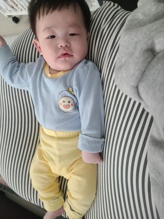 유비맘 캔디팡팡 내의/내복 상하 세트 — 5점을 준 리뷰어가 2021년 3월 올린 사용 사진