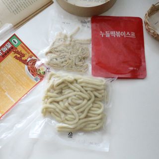 [푸딩팩토리] 요즘누들떡볶이540g + 매콤누들떡볶이 470g — 5점을 준 리뷰어가 2022년 9월 올린 사용 사진
