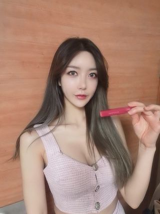 [블랙루즈]하프앤하프틴트 10종 中 벨벳5종 OR 글로우5종 중 택1 — 5점을 준 리뷰어가 2021년 2월 올린 사용 사진