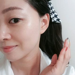 리더스코스메틱 리더스 퍼스트 샷 액티브 에센스 토닝 컨트롤 & 포어 컨트롤 — 5점을 준 리뷰어가 2021년 10월 올린 사용 사진
