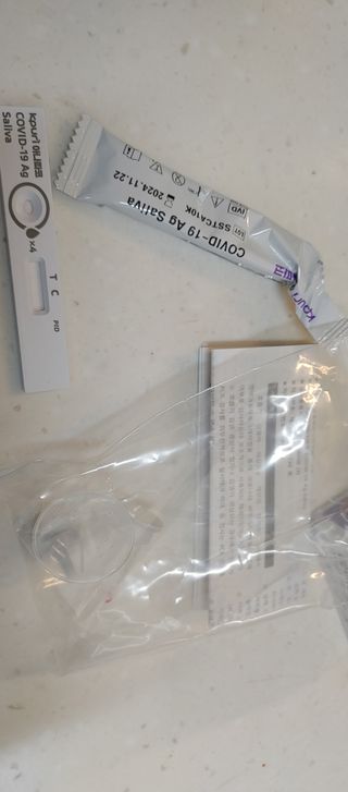 케이퓨리 아나파코 코로나 타액 자가 진단키트 1회분 3개 — 5점을 준 리뷰어가 2023년 4월 올린 사용 사진