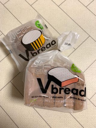 롯데제과 Vbread 포카치아식빵1개 + 미니식빵 1개 + 머핀 2개 세트 — 4.5점을 준 리뷰어가 2021년 9월 올린 사용 사진