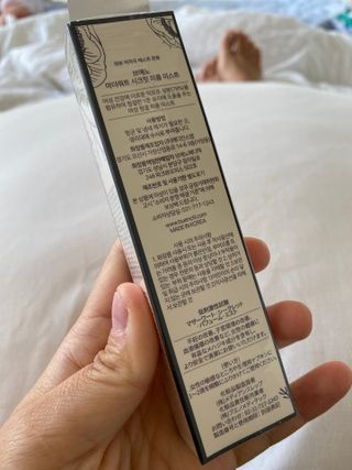 브에노 마더워트 시크릿 퍼퓸 미스트 — 3.5점을 준 리뷰어가 2021년 8월 올린 사용 사진