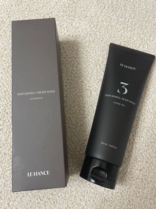 르핸스 퍼포밍 3 바디워시 비반트포렛/베티버포그 — 5점을 준 리뷰어가 2023년 1월 올린 사용 사진