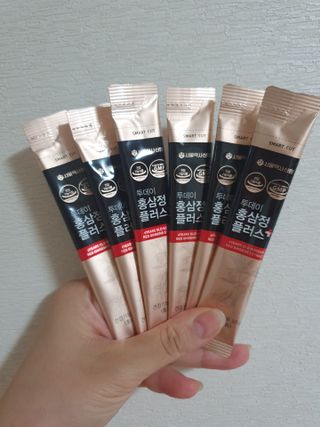 서울약사신협_투데이홍삼정플러스스틱_10g x 60포 — 5점을 준 리뷰어가 2021년 7월 올린 사용 사진