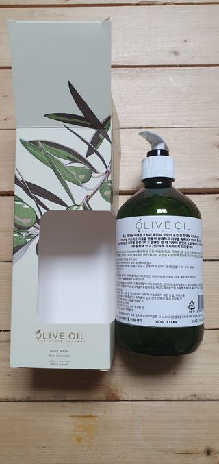 올리브 오일 스킨케어 컴퍼니 [OOSC] 향기로운 보습 로즈 제라늄 바디워시 500ml — 5점을 준 리뷰어가 2021년 5월 올린 사용 사진