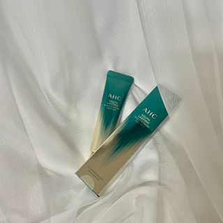 [NEW 탄력유턴 아이크림] AHC 유스 래스팅 리얼 아이크림 포 페이스 — 5점을 준 리뷰어가 2021년 3월 올린 사용 사진