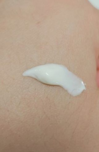 mom e 맘이 내추럴 베이비 케어 크림+바디오일 — 5점을 준 리뷰어가 2021년 1월 올린 사용 사진