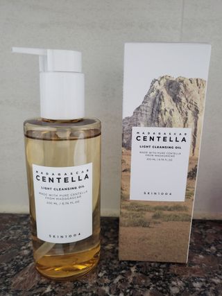 스킨1004 [SKIN1004] 마다가스카르 센텔라 라이트 클렌징 오일 200ml — 5점을 준 리뷰어가 2024년 7월 올린 사용 사진