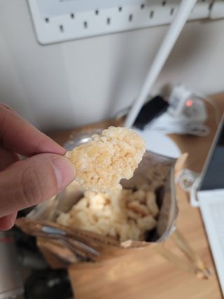 미즈꼬레아 치즈맛 누룽지크리스피 — 5점을 준 리뷰어가 2022년 3월 올린 사용 사진