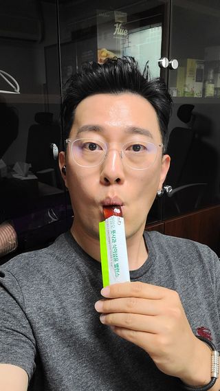 아임오 풋사과 식이섬유 밸런스 젤리 14포 — 5점을 준 리뷰어가 2021년 6월 올린 사용 사진