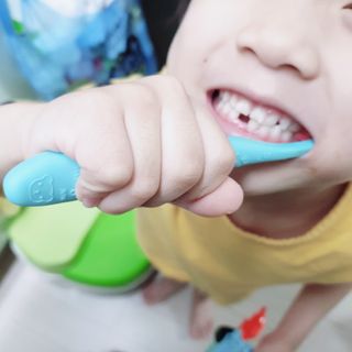 닥터데디스 안심불소 튼튼치약(청포도, 민트 중 택 1) 60g + 여행용 미니 치약 15g — 5점을 준 리뷰어가 2022년 7월 올린 사용 사진