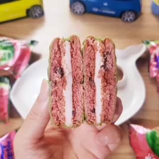 2022 오리온 여름한정판 초코파이 수박 / 포카칩 훌라망고맛 / 포카칩 라임모히또맛 — 5점을 준 리뷰어가 2022년 7월 올린 사용 사진